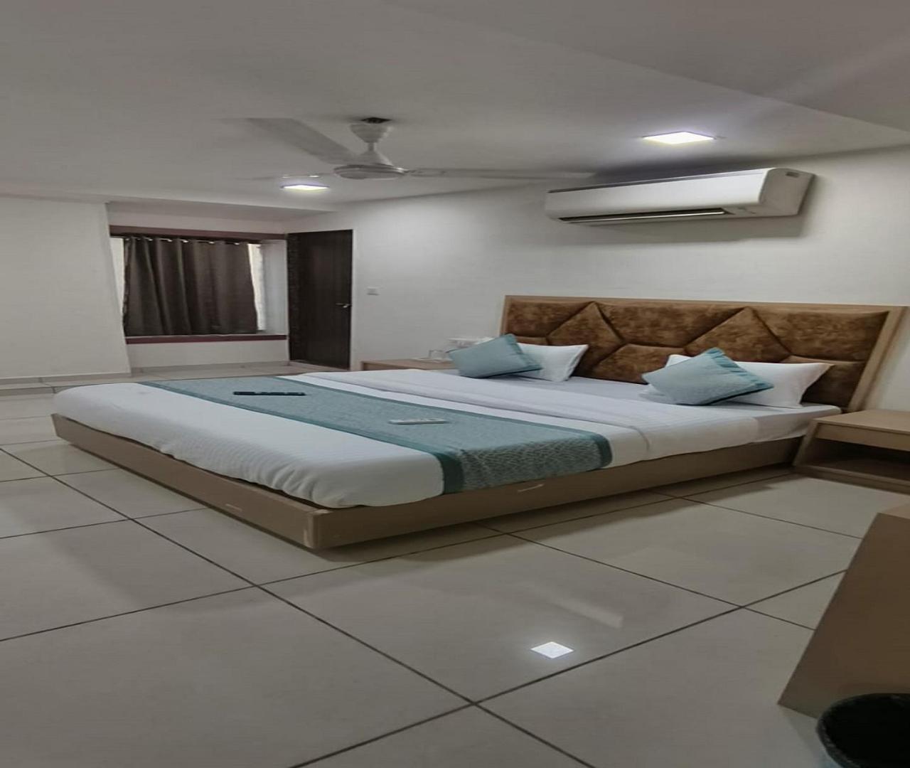Hotel Nest View Ahmedabad Exterior photo